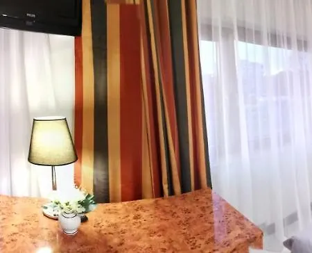 317 W Royal Tuli Prywatny Przy Plazy Z Aneksem Kuchennym Kolobrzeg