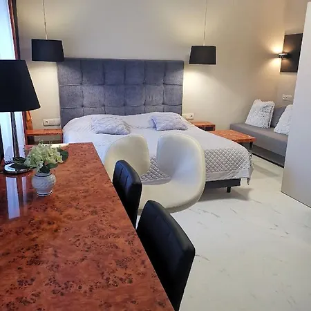 317 W Royal Tuli Prywatny Przy Plazy Z Aneksem Kuchennym 아파트